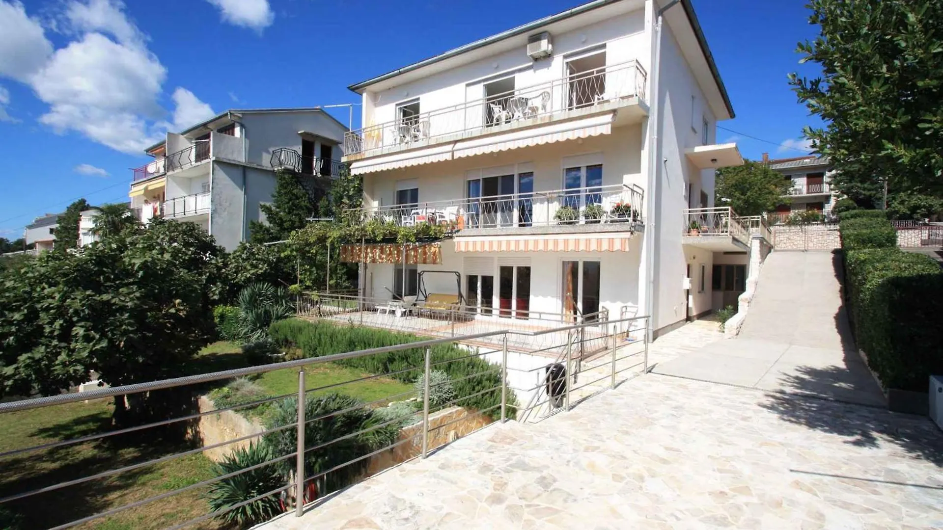 Apartments In Novi Vinodolski 39371