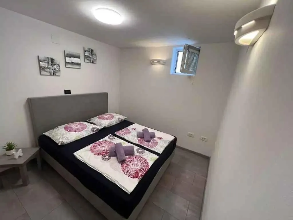 Apartments In Novi Vinodolski 39371