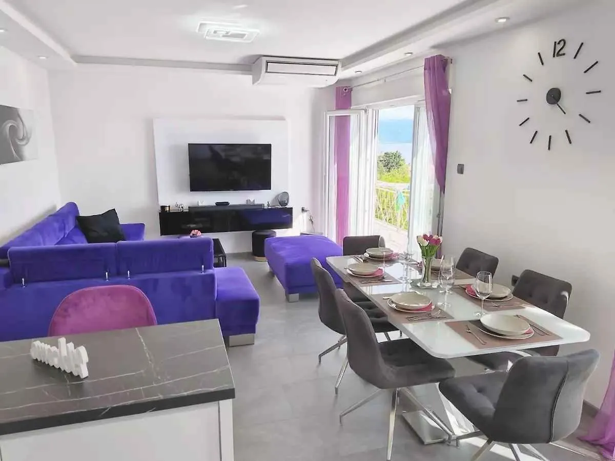 Apartments In Novi Vinodolski 39371