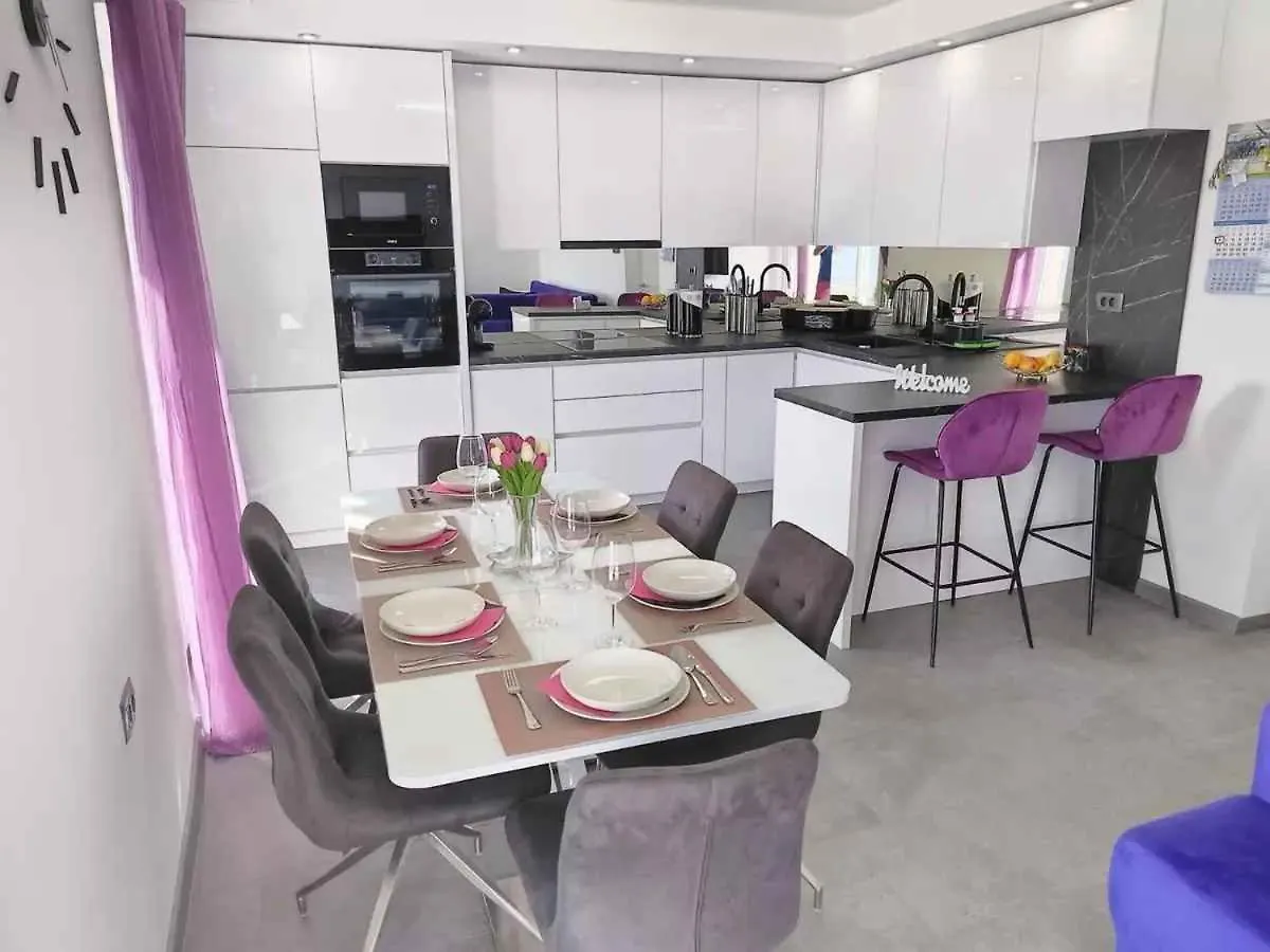 Apartments In Novi Vinodolski 39371