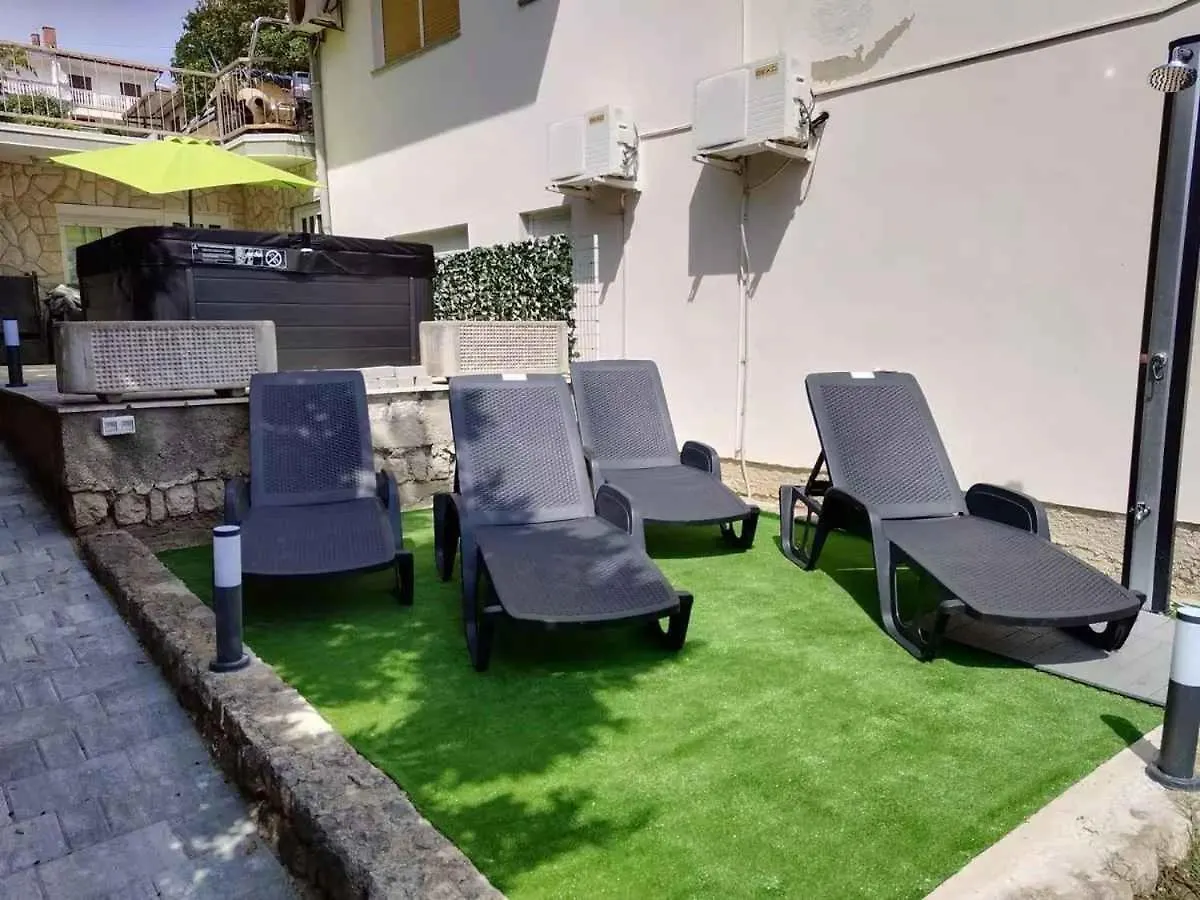 Apartments In Novi Vinodolski 39371 Kroatien