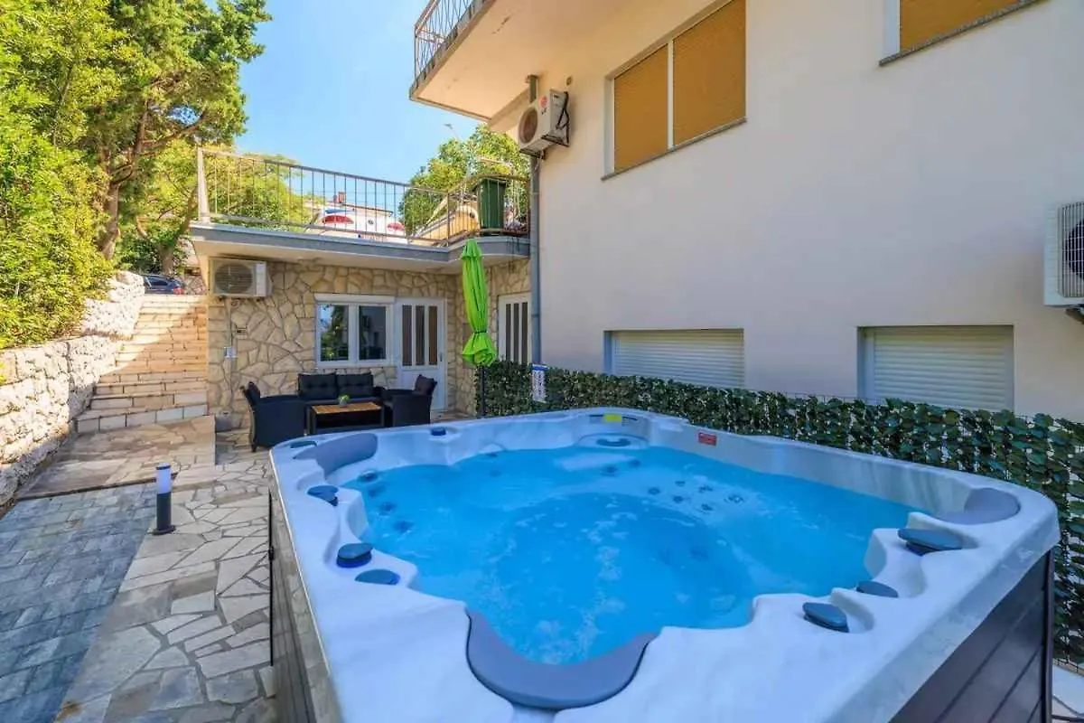 Apartments In Novi Vinodolski 39371 0*,  Kroatien