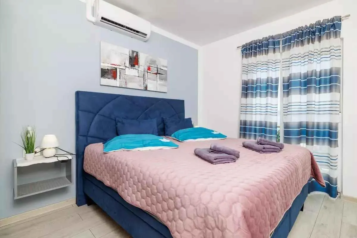 Apartments In Novi Vinodolski 39371 Kroatien