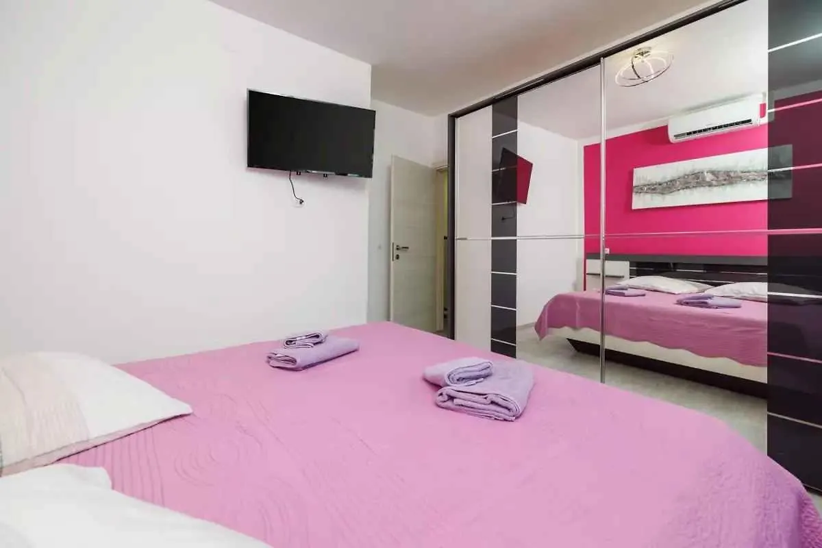 Apartments In Novi Vinodolski 39371
