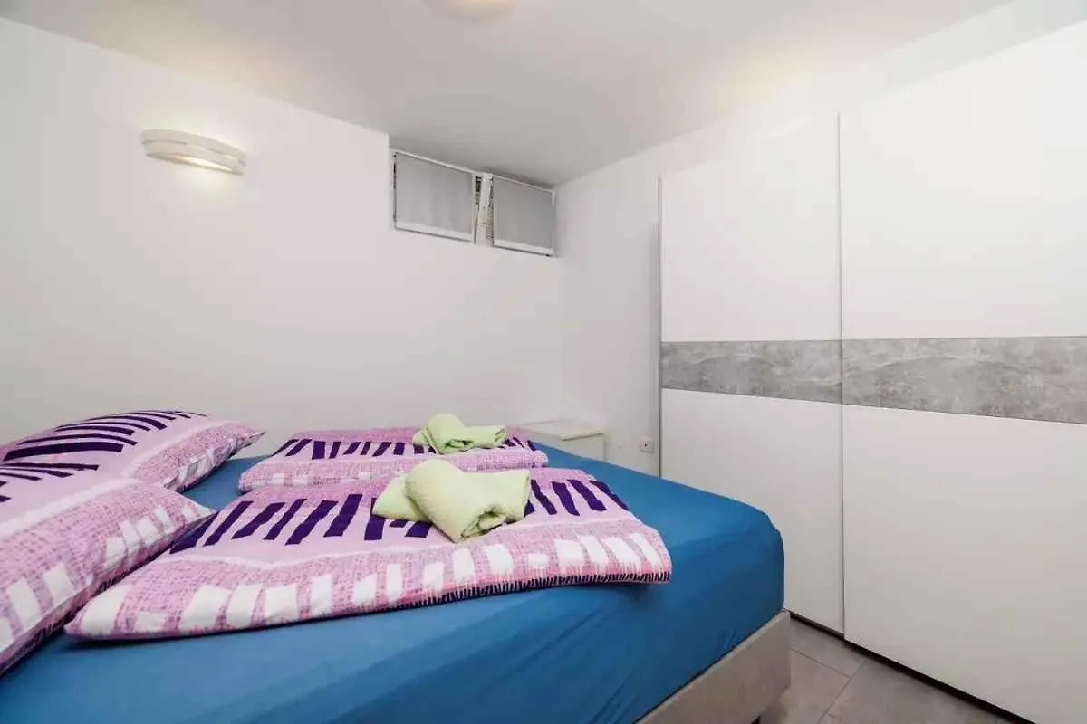 Apartments In Novi Vinodolski 39371 Kroatien