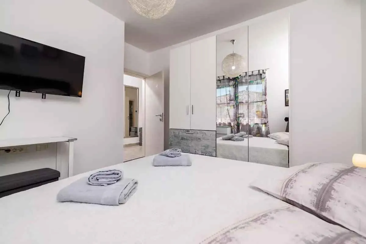 Apartments In Novi Vinodolski 39371
