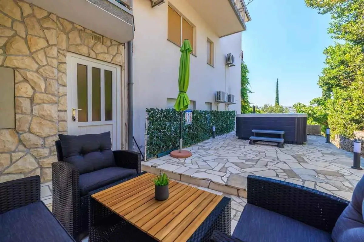 Apartments In Novi Vinodolski 39371 Kroatien